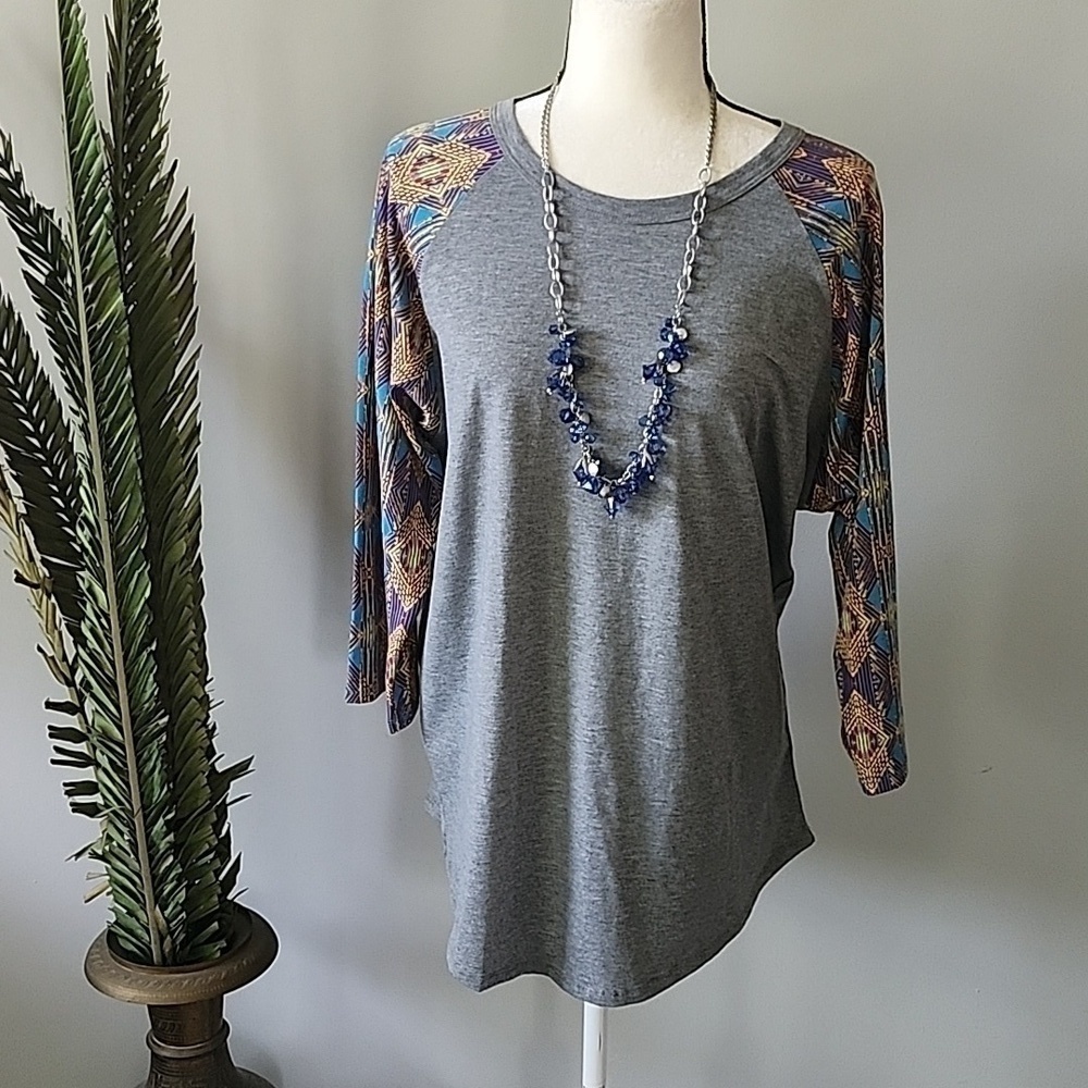 LuLaRoe Randy Gray Raglan Tee with Multicolored 3/4 Sleeves